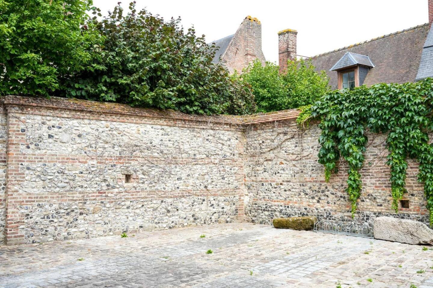 Le Clos De St Val 5